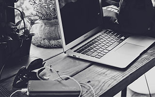 爱游戏ayx官网-_网球运动员分享：比赛背后的坚持与梦想_，网球励志